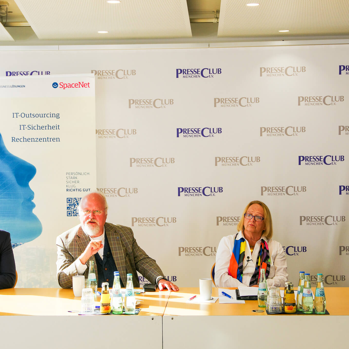 Politische Pressearbeit